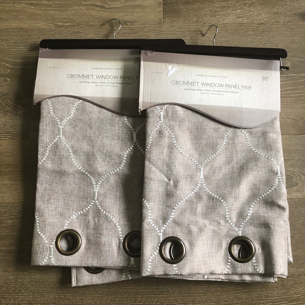 Set of 2 (4 Panels) Grommet 95in Curtains NEW